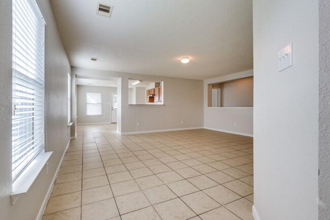 Building Photo - 3054 Legends York Dr