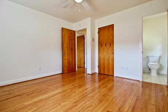 Building Photo - 5621 Bridlewood Dr