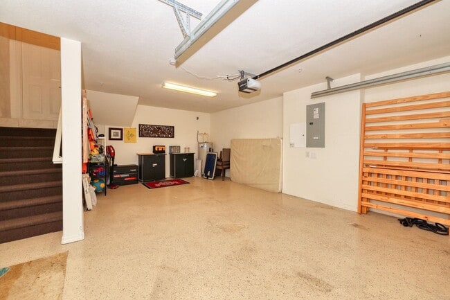 Building Photo - ? Stylish 2BR/2BA Townhouse in Resort-Style Community | Available July 2025 – April 2026 | 30-Nig...