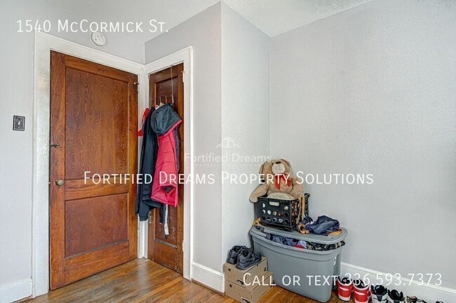 Building Photo - 1540 McCormick St