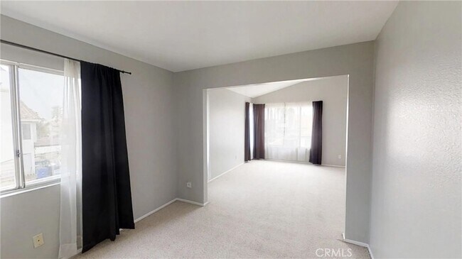 Building Photo - 2421 W Calle Celeste Dr