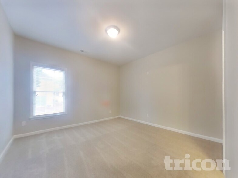 Building Photo - 529 Water Birch Way