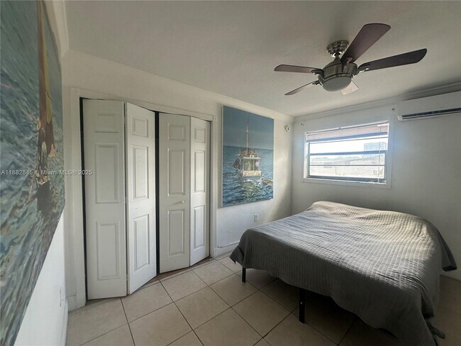 Building Photo - 6780 SW 44th St