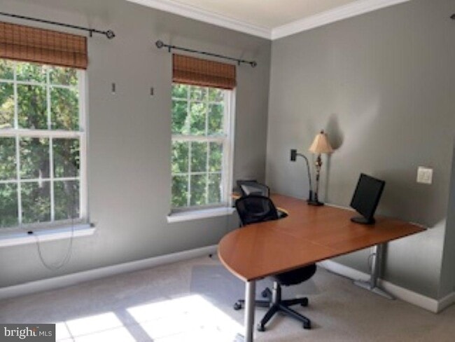 Building Photo - 7522 Lindberg Dr