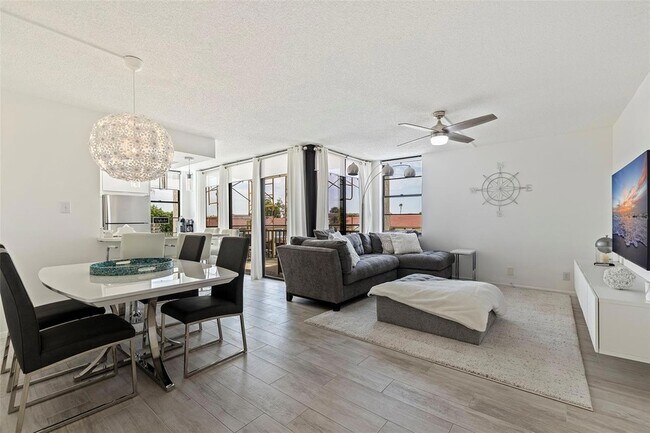 Building Photo - 6145 Sun Blvd