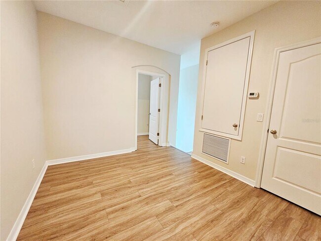 Building Photo - 12754 Garridan Ave