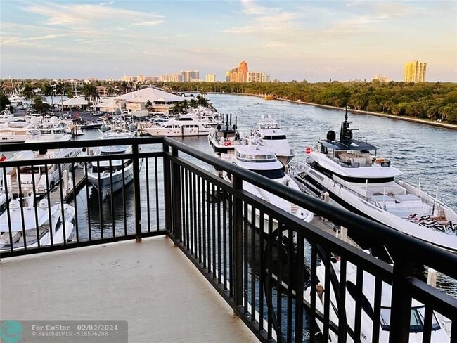 Building Photo - 1010 Seminole Dr