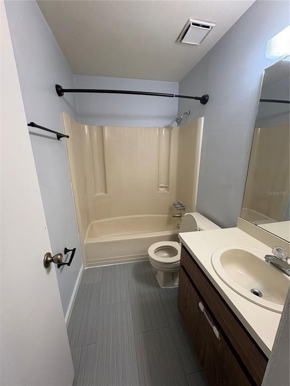Building Photo - 411 Garden Dr