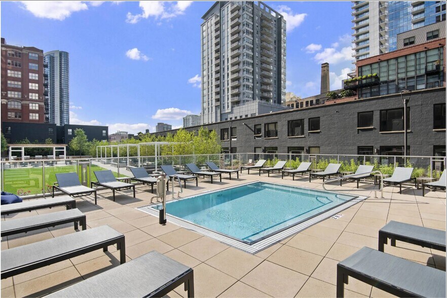 Building Photo - 316 W Illinois St