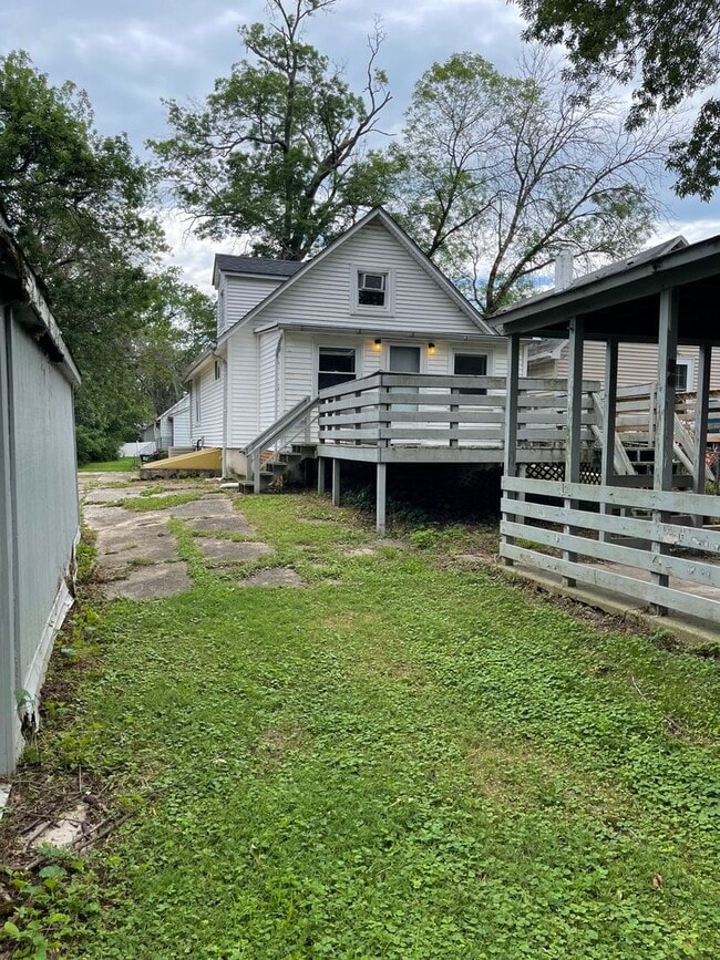 Building Photo - Cape Cod on cul-de-sac backs to park
