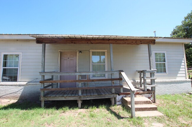 Building Photo - Available! 1 Bedroom, 1 Bath in Tyler!