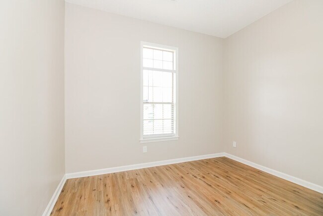 Building Photo - 7254 Schilling Cove W