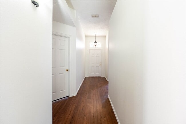 Building Photo - 904 Westminister Ave