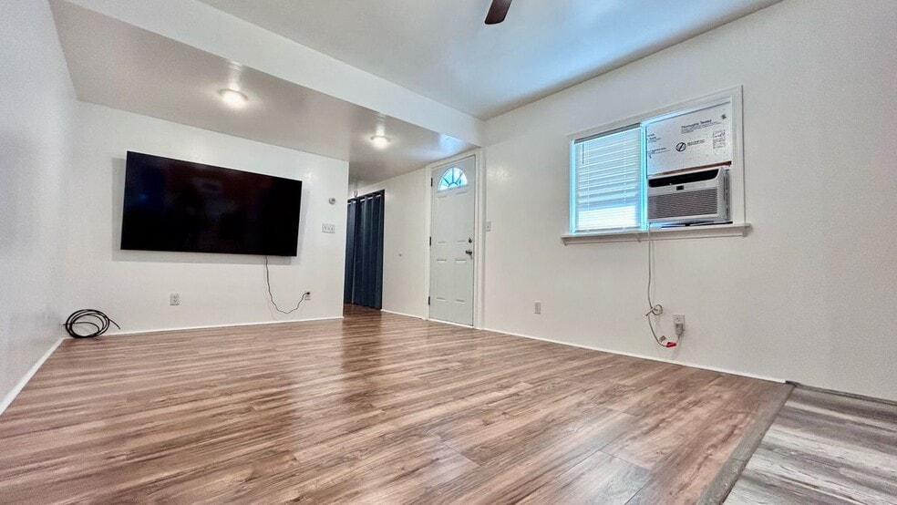 Building Photo - 202 Cactus Dr