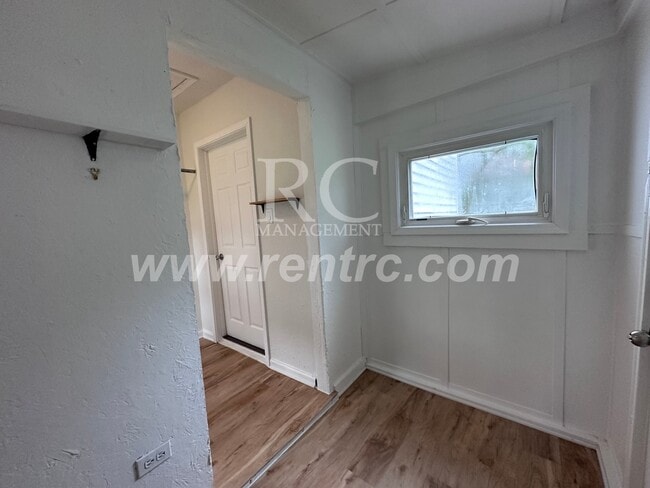 Building Photo - 702 Sandusky-