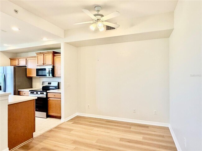 Building Photo - 819 Fairwaycove Ln