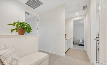 Building Photo - 1747 Linden Ln