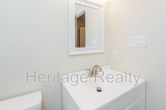 Building Photo - 4207 Iona Way