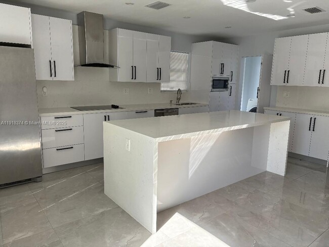 Building Photo - 6865 SW 42nd St