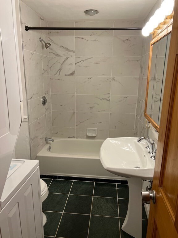 Building Photo - 373 Dorchester St