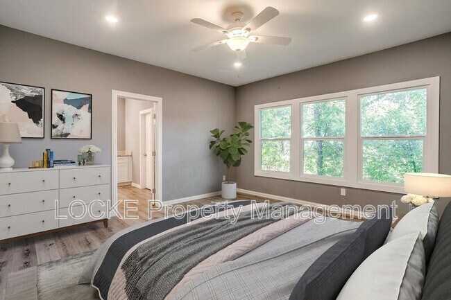 Building Photo - 1117 E Cantey St