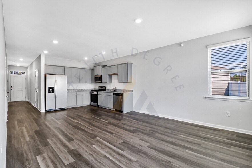 Building Photo - 2222 Sanctum St