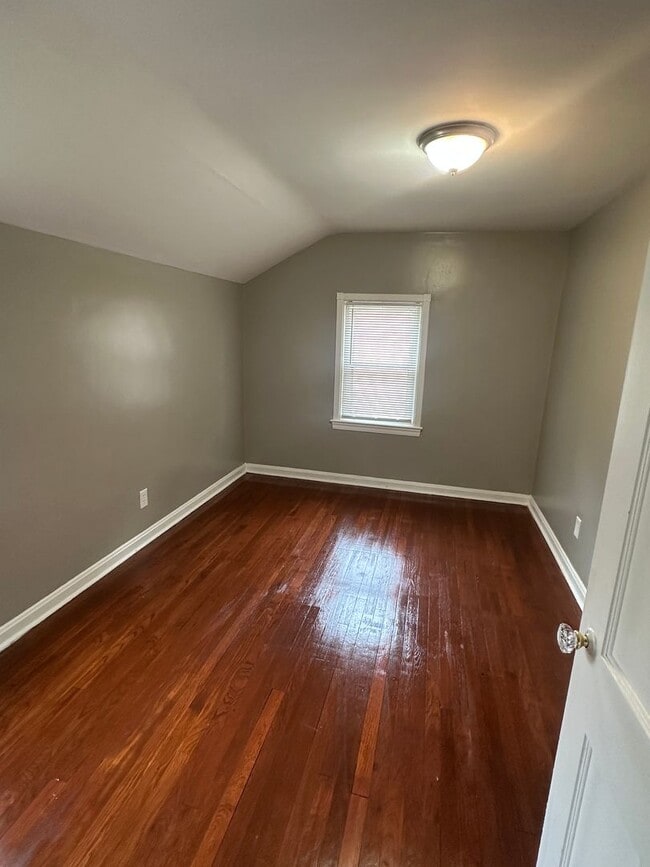 Building Photo - Single family for rent