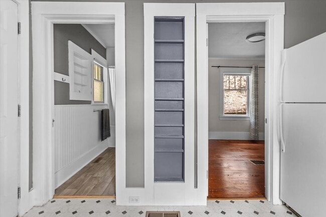 Building Photo - 1144 Canyon Ave