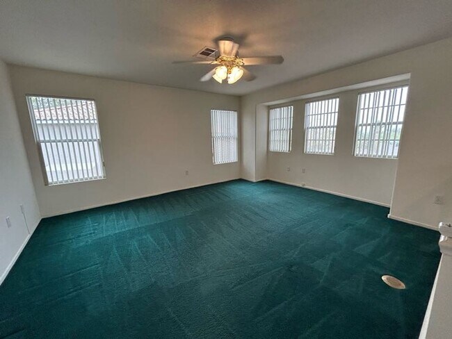 Building Photo - A Fabulous 3 Bedroom Home in Seven Hills