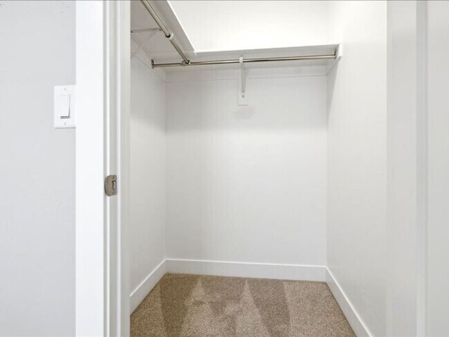 Building Photo - Herriman Lovely 3 bed, 2.5 bath Townhome