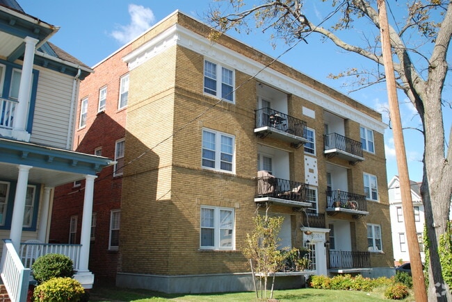 Building Photo - 260 Hatton St