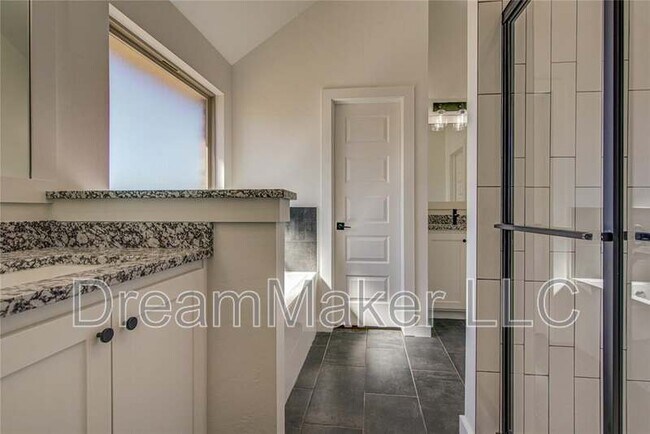Building Photo - 138 Trimble Dr