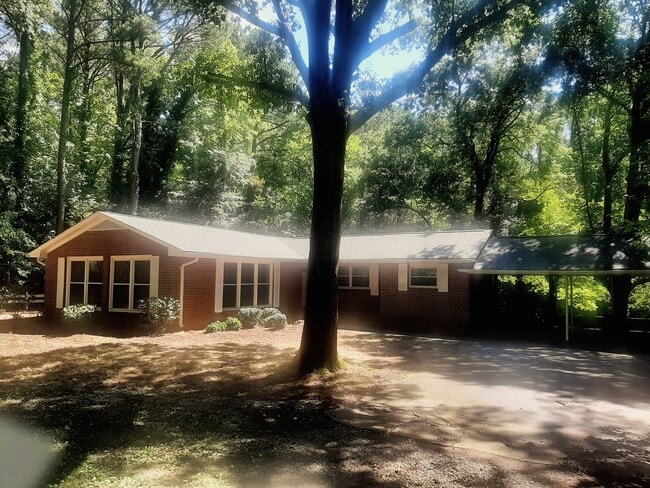Building Photo - 3 Bedroom, 2 Bathroom Home in Durham