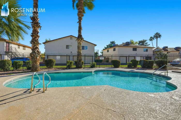 Building Photo - 860 E Brown Rd