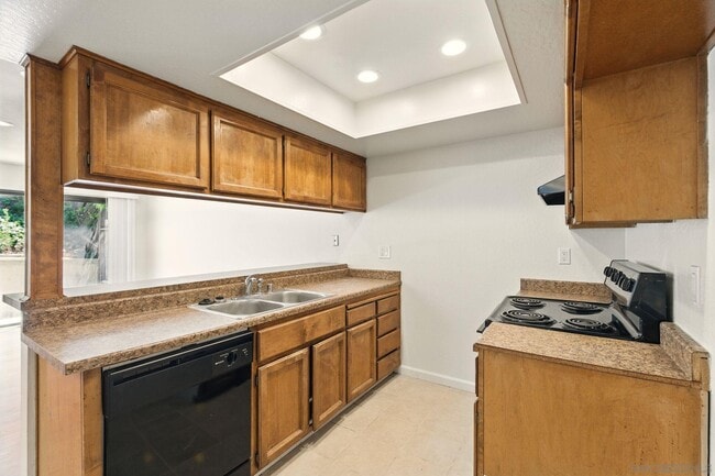 Building Photo - 1312 Shaddick Dr