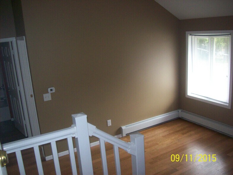 Building Photo - 652 Wisconsin St