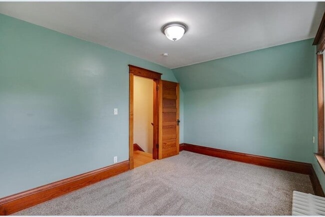 Building Photo - Charming 4 Bedroom/1.5 Bath Home for Rent