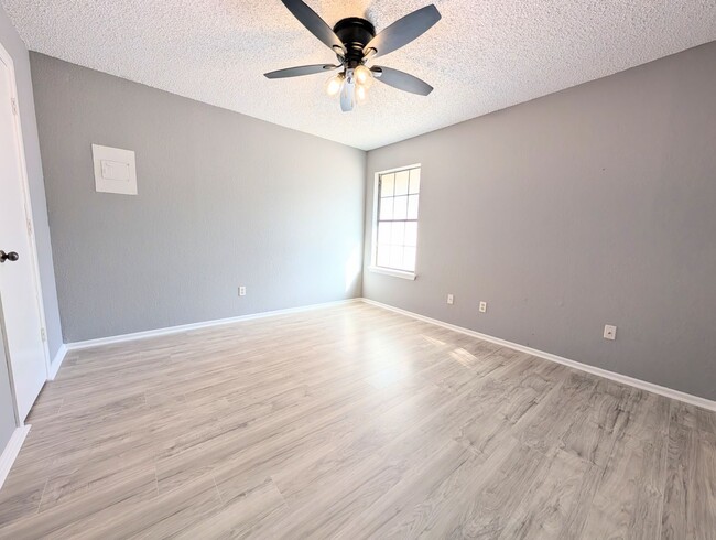 Building Photo - 6108 37th St