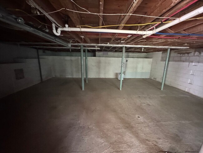 Building Photo - Updated 3BR/2BA home in South Nashville!