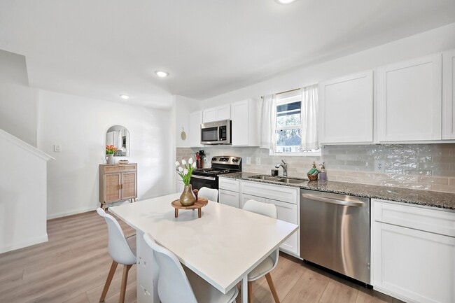 Building Photo - 16516 Jasmine Marie Pl