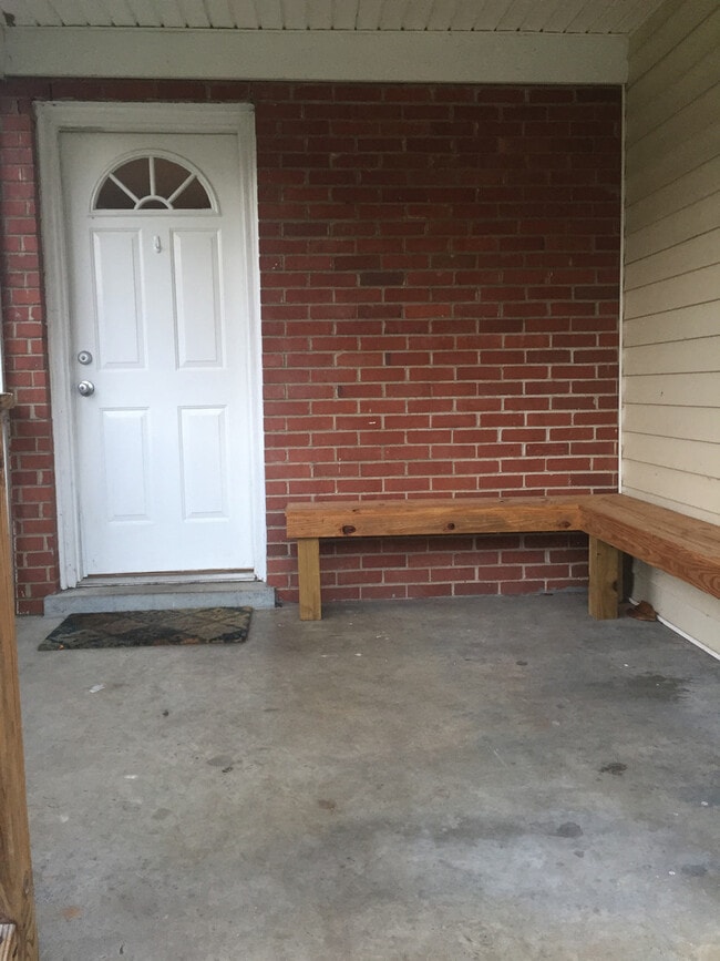 Building Photo - 3 Bedroom 1 Bath House in Madison with Amenities!  $1925/mo
