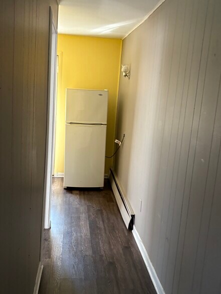 Building Photo - 1387 N Cole St