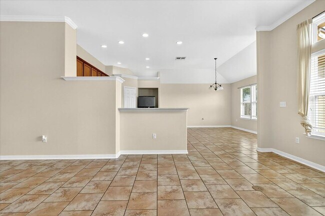 Building Photo - 6018 Tapestry Dr