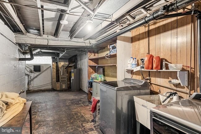 Building Photo - 339 Comly Ave