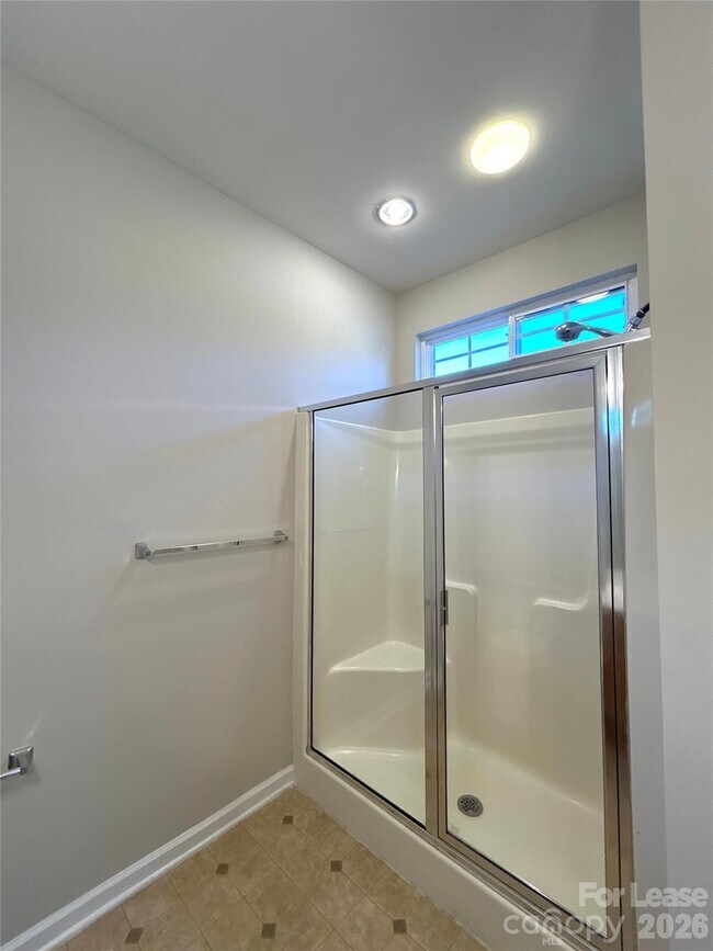 Building Photo - 2140 Pineapple Ct