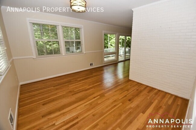 Building Photo - 300 S Cherry Grove Ave