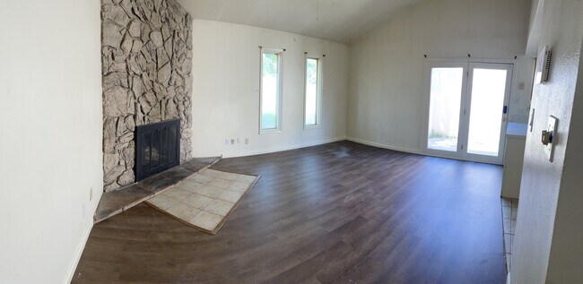 Building Photo - 37 Paseo Village