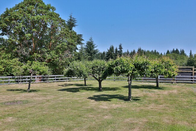 Building Photo - Original Homestead of the Desired Highland...