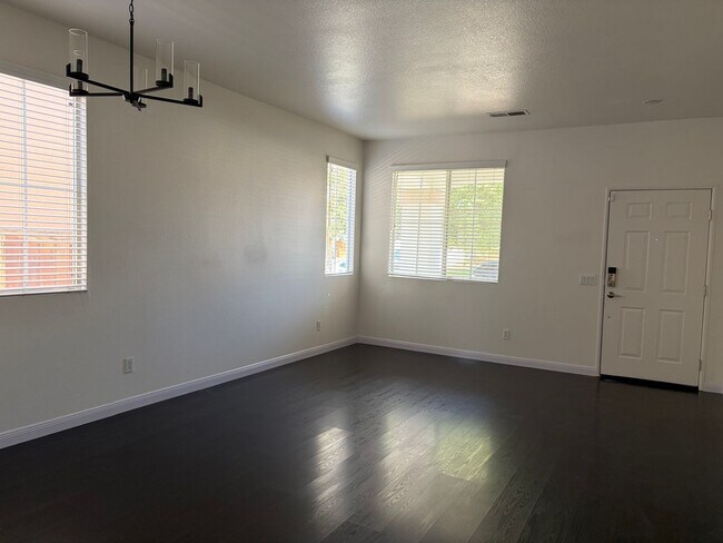 Building Photo - SINGLE STORY HOME LEASE AVAILABLE IN MENIFEE!!!