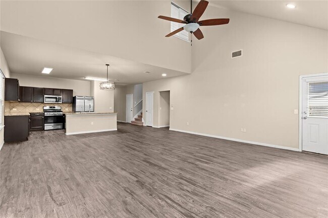 Building Photo - 407 Camellia Dr